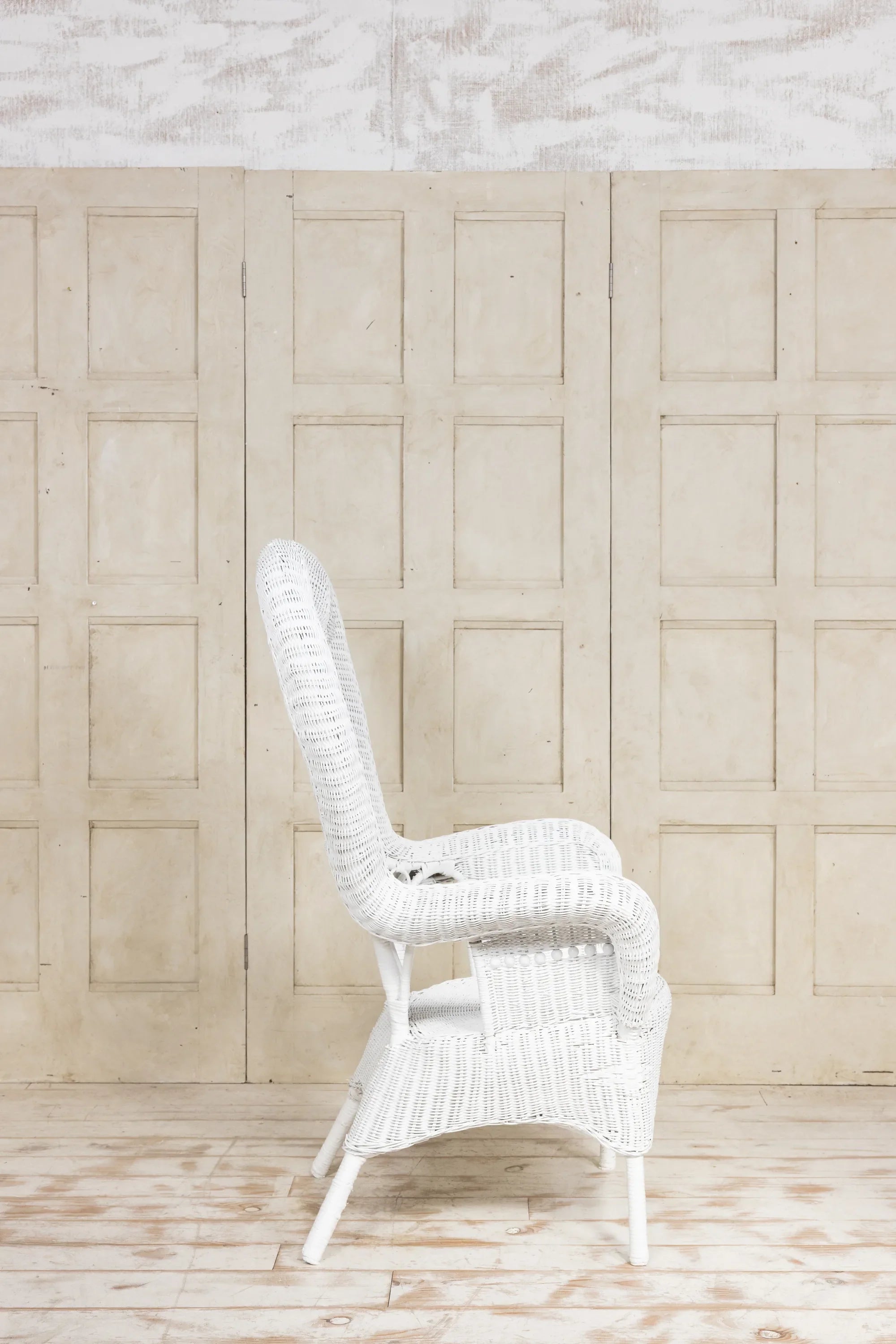 Queen of Hearts rare wicker Chair - 1890's