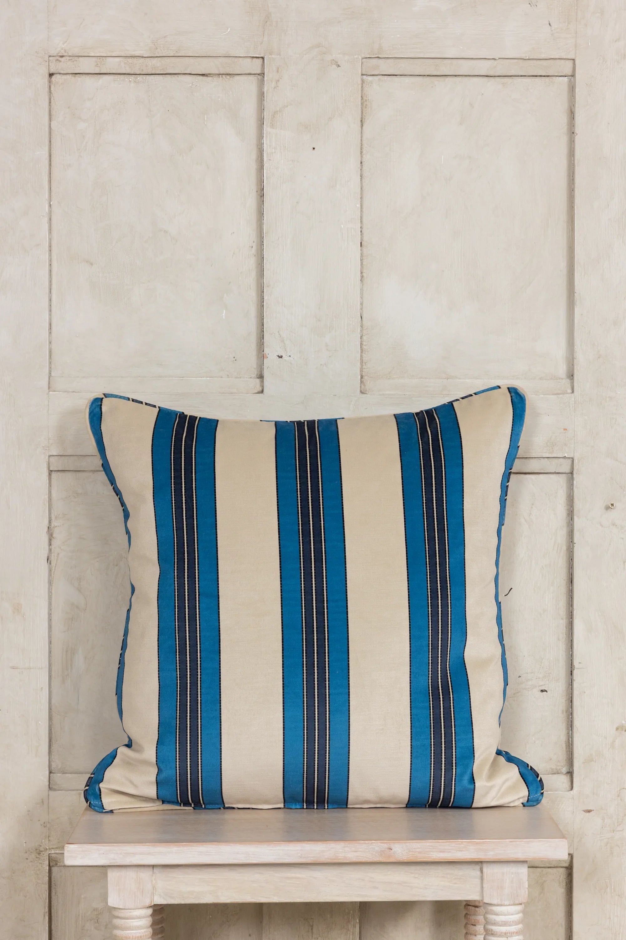 Cobalt Vintage Deckchair Self Piped Cushion Medium